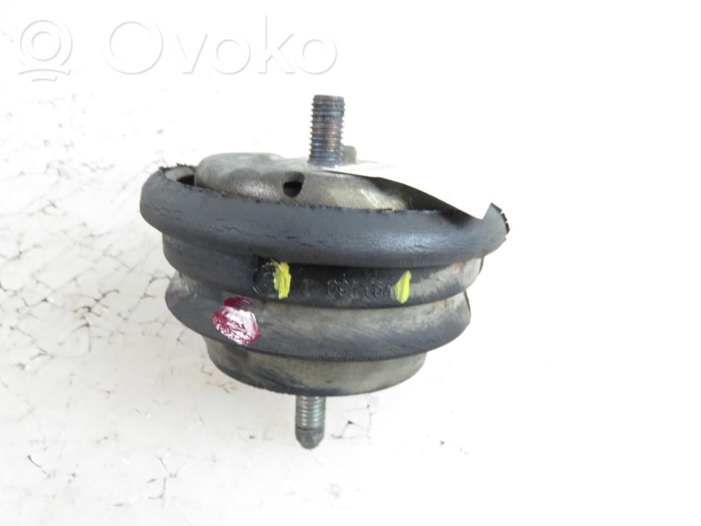 BMW 5 E39 Engine mount vacuum valve 