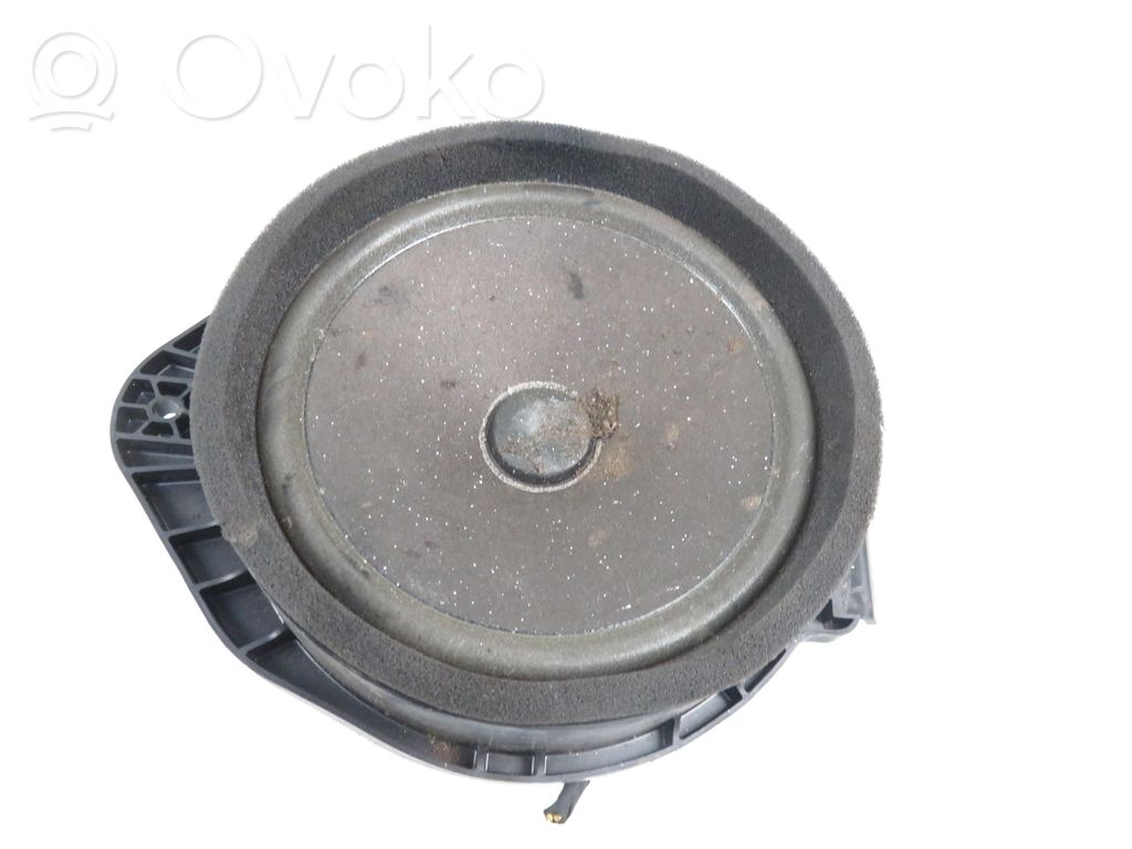 Chevrolet Malibu Etuoven kaiutin 