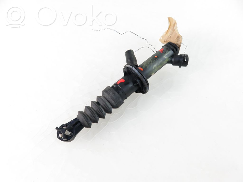 Cilindro maestro de embrague   8200436137H,8200436137H