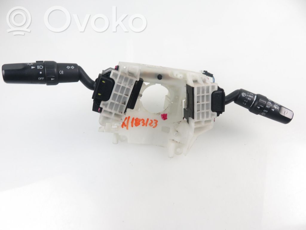 Mazda 5 Wiper turn signal indicator stalk/switch 