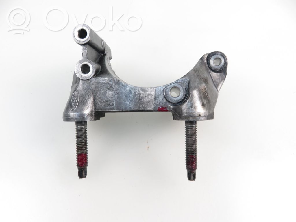 Ford Focus Engine mounting bracket 
