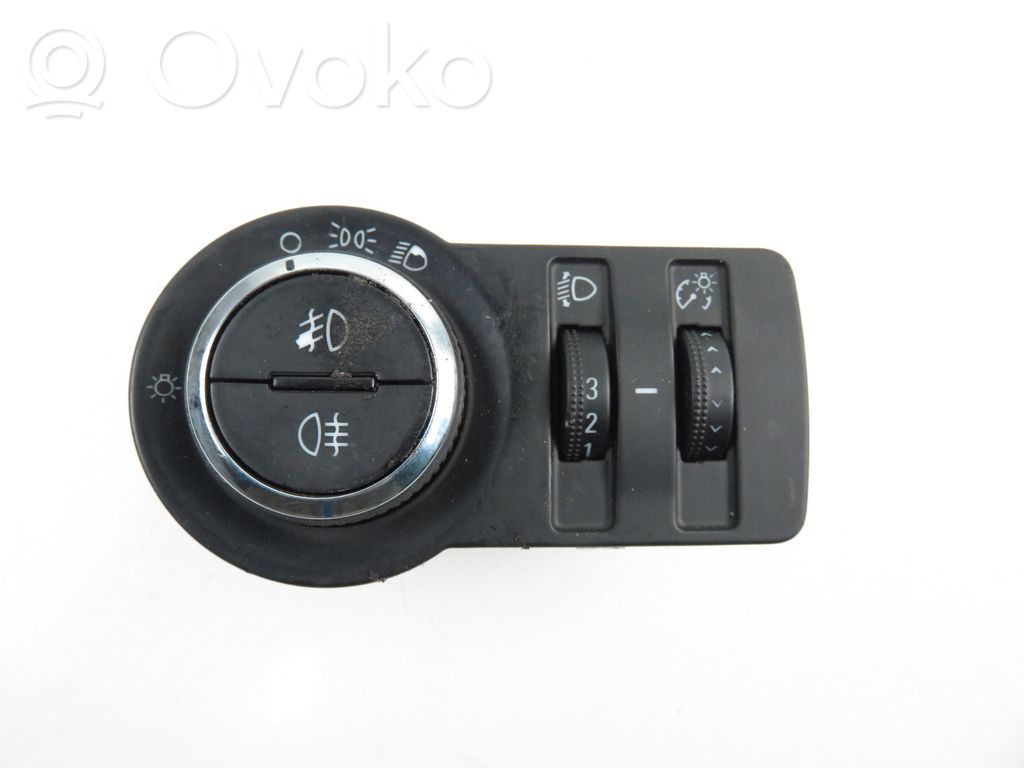 Light switch   13268703,13268703