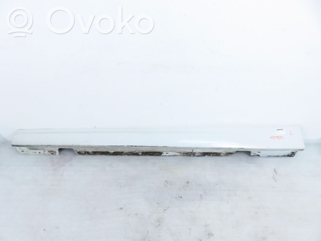 Sill/side skirt trim