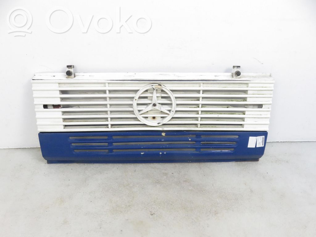 Mercedes-Benz T2 Grilă față