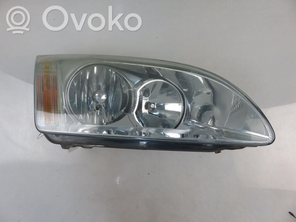 Ford Focus Scheinwerfer 