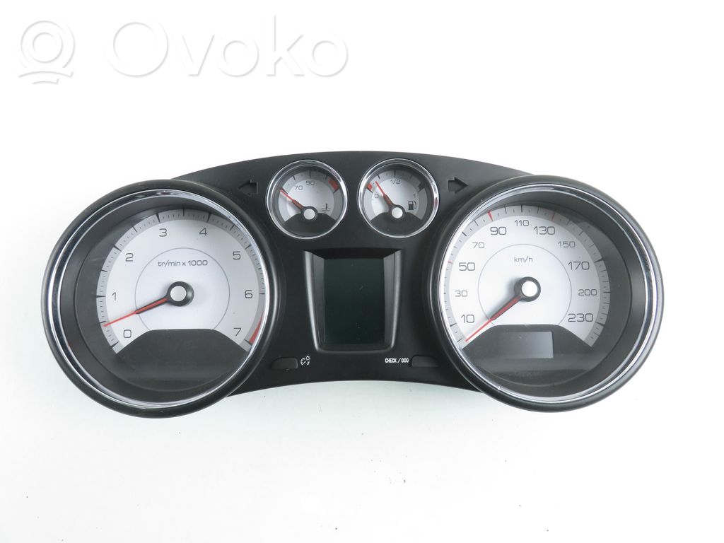 Peugeot 308 Speedometer (instrument cluster) 