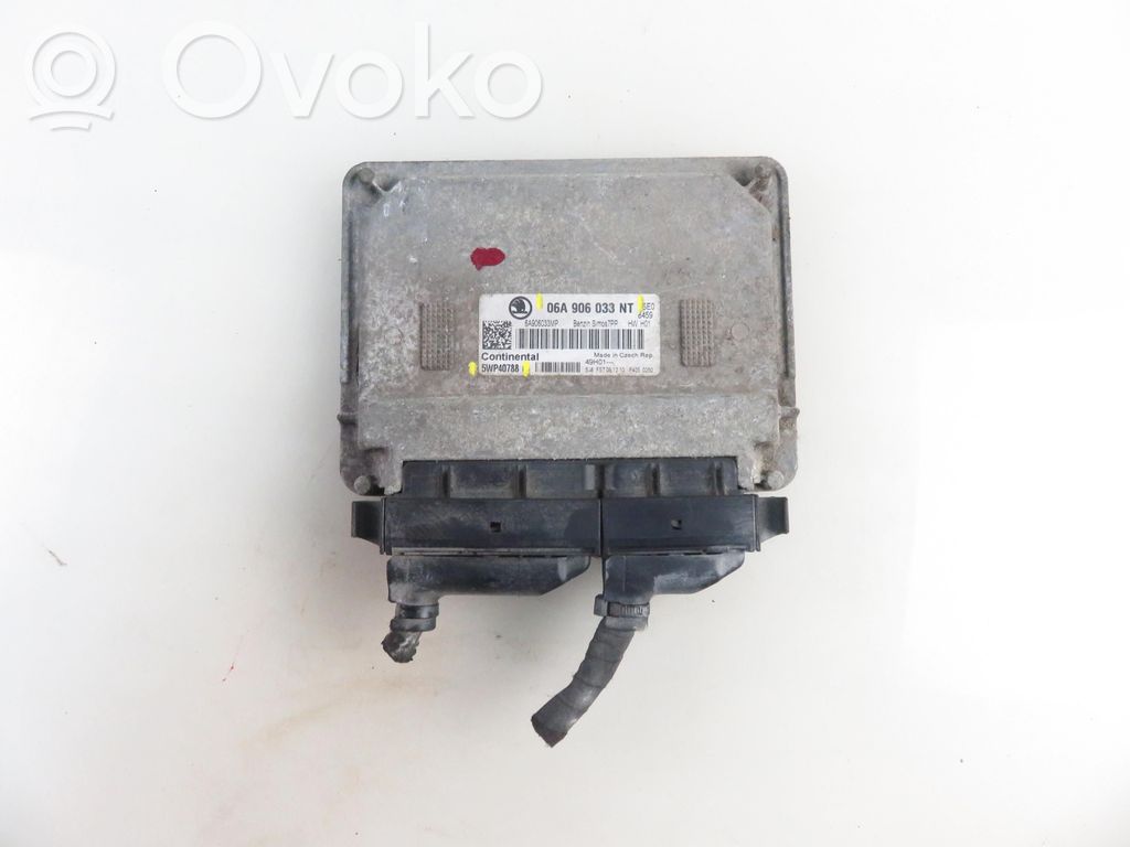 Skoda Octavia Mk2 (1Z) Engine control unit/module 