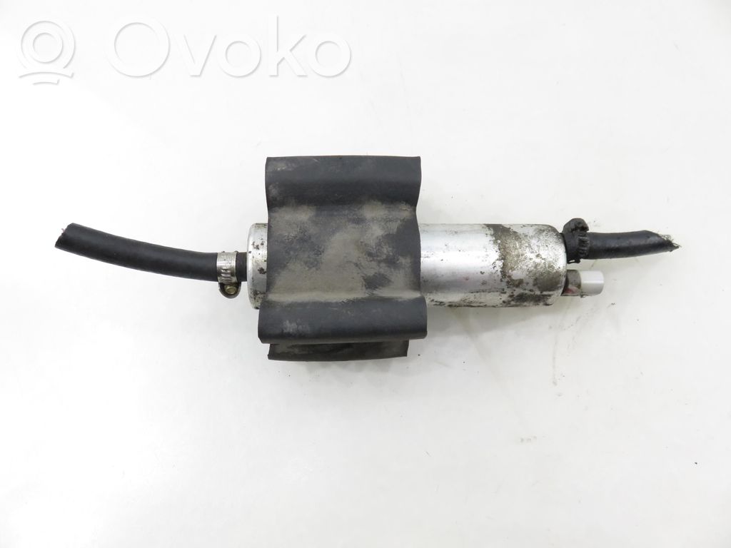 BMW 5 E39 Polttoainesäiliön pumppu 