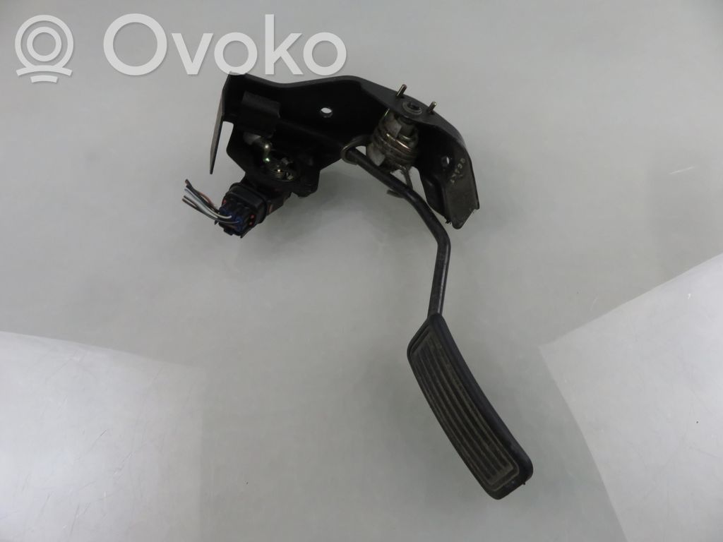 Akceleratoriaus pedalas   8928147010,8928147010