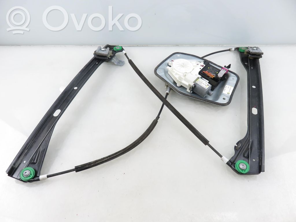 Volkswagen Golf V Macara ușă față cu motor 