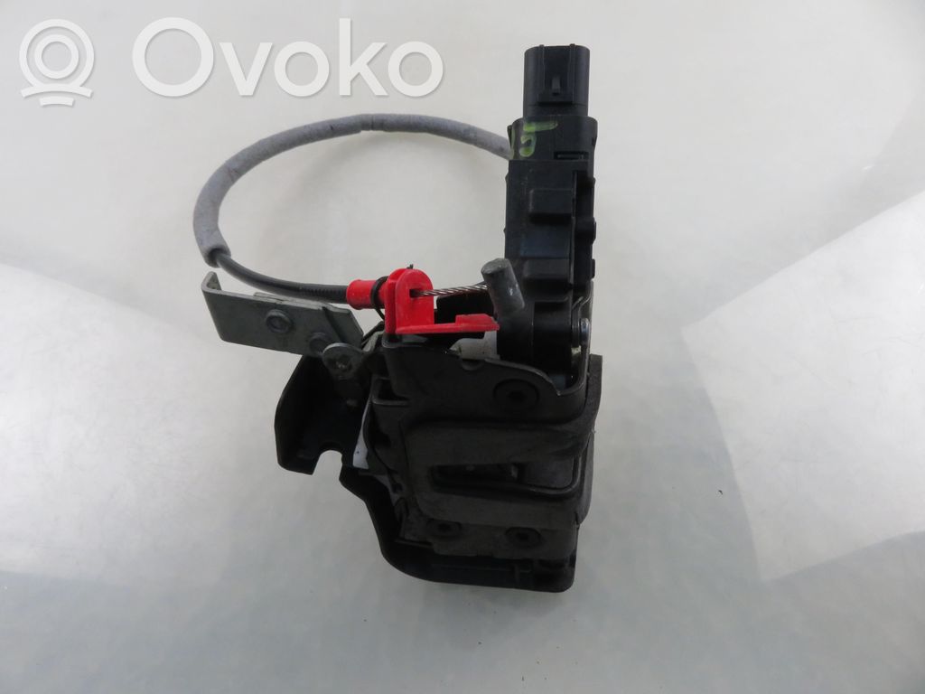 Ford Mondeo MK IV Priekšpusē slēdzene 