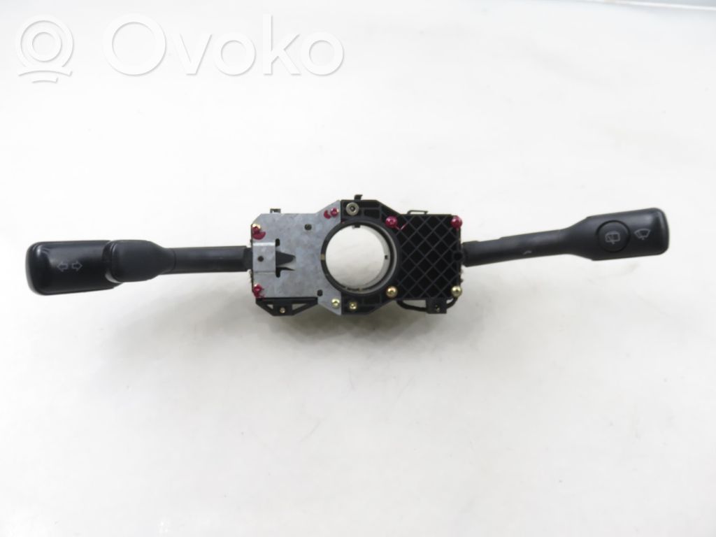 Audi A4 S4 B5 8D Leva/interruttore dell’indicatore di direzione e tergicristallo 