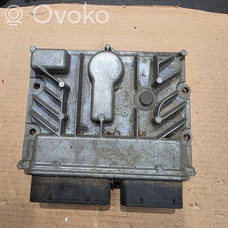 Opel Meriva B Engine control unit/module 