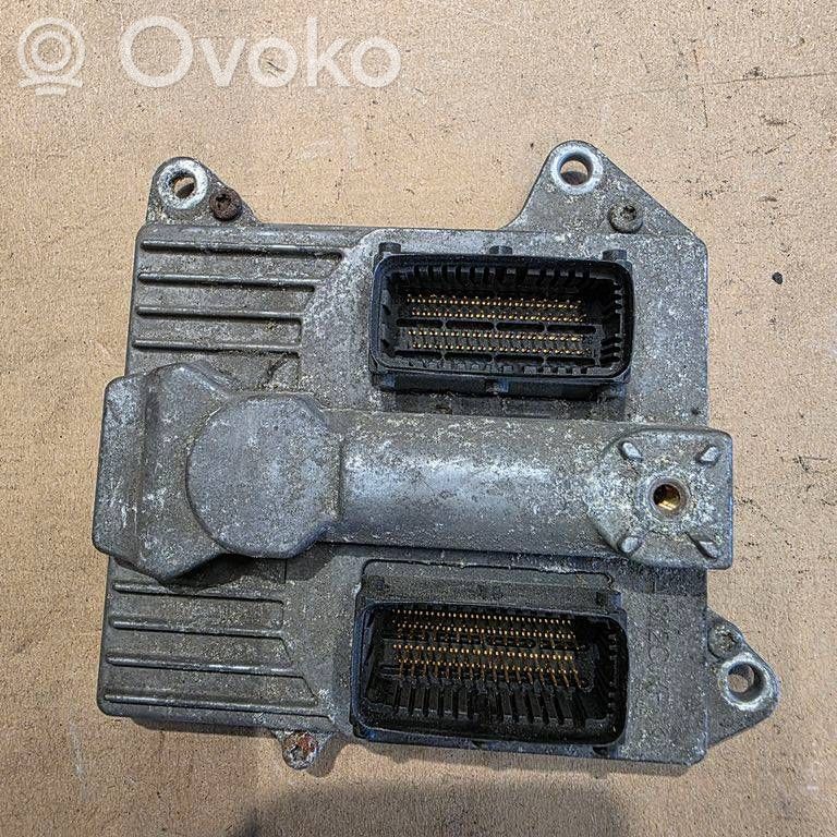 Opel Vectra C Engine control unit/module 
