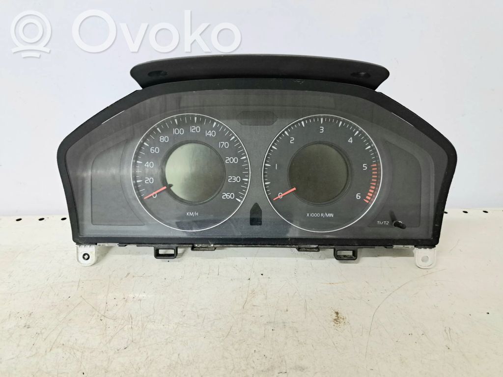 Volvo V70 Speedometer (instrument cluster) 