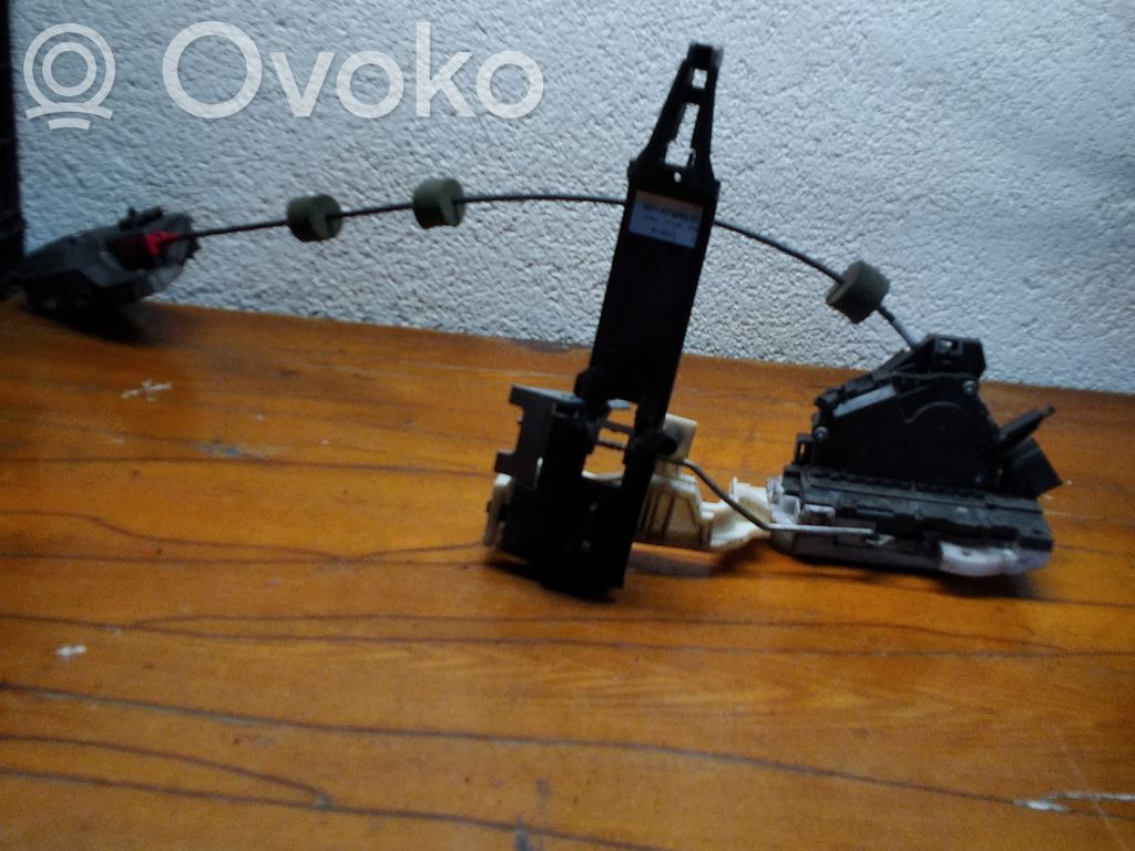 Ford Mondeo Mk III Zamek drzwi przednich 