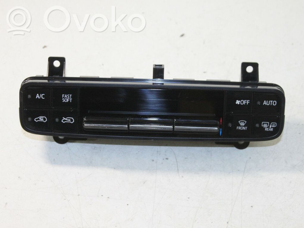 Toyota Auris E180 Climate control unit 