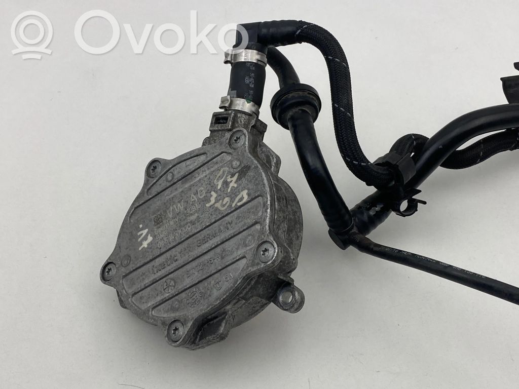 Audi Q7 4M Vacuum pump 