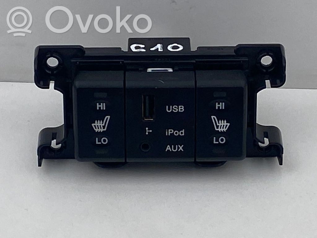 Enchufe conector USB   961202B000,202008220,202008452,202008451