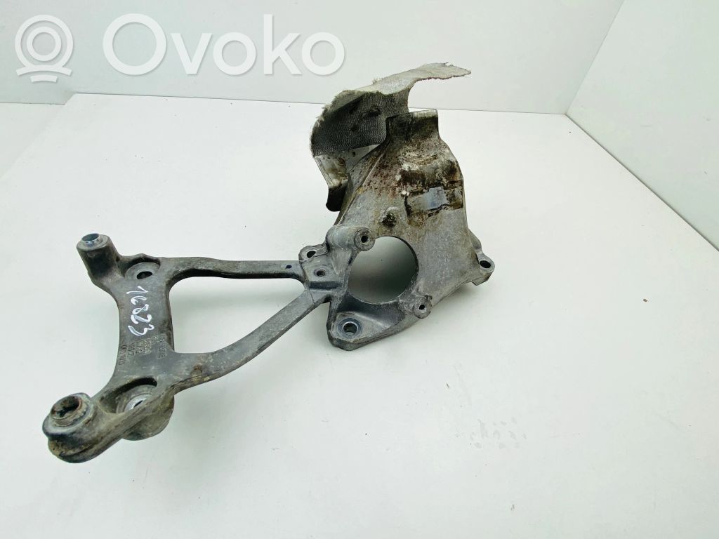 Audi Q7 4M Engine mounting bracket 