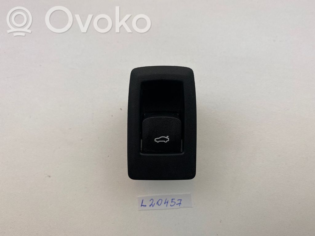 BMW 2 F44 Tailgate opening switch 