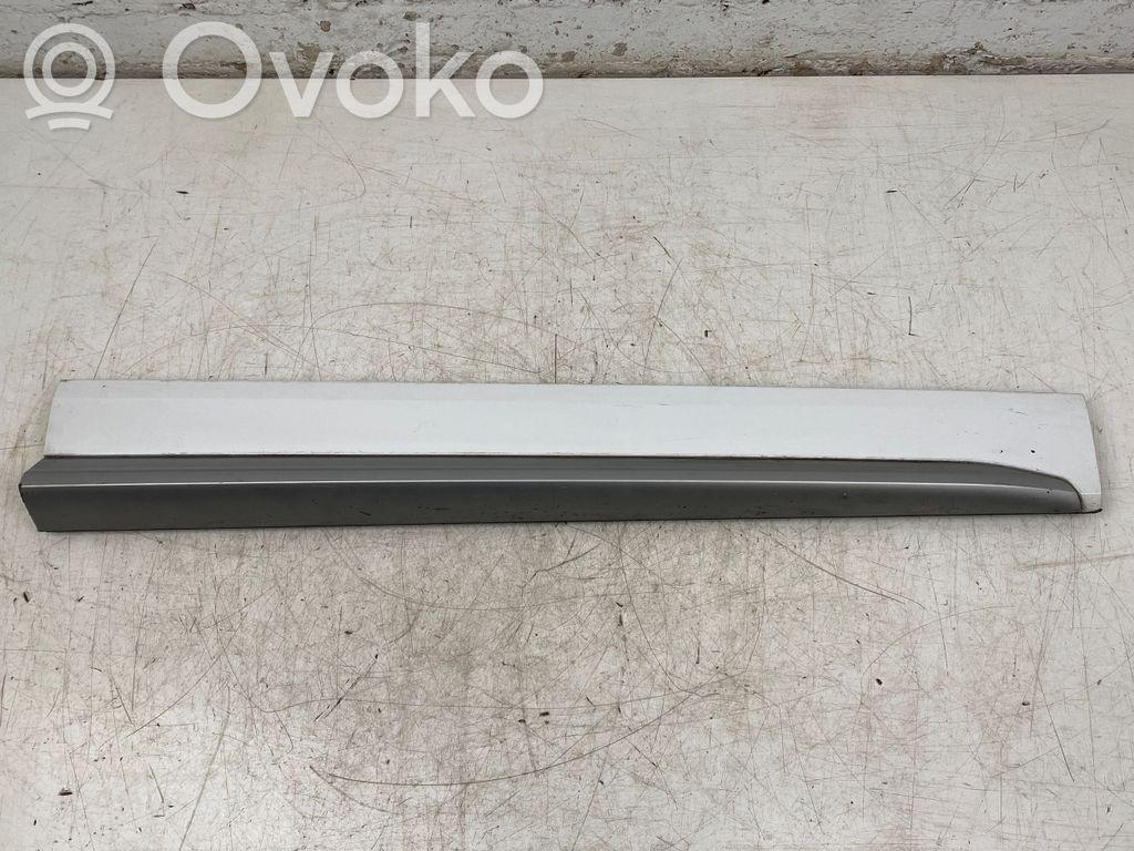 Listwa drzwi przednich   80A853960A