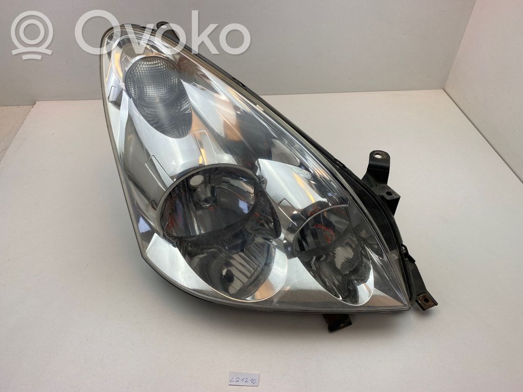 Toyota Corolla Verso AR10 Headlight/headlamp 