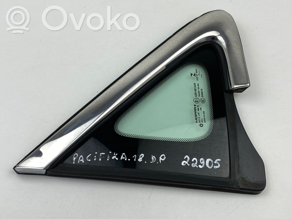 Chrysler Pacifica Front triangle window/glass 