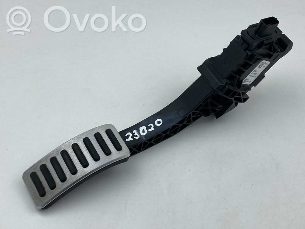 Volvo XC40 Pedał gazu / przyspieszenia 