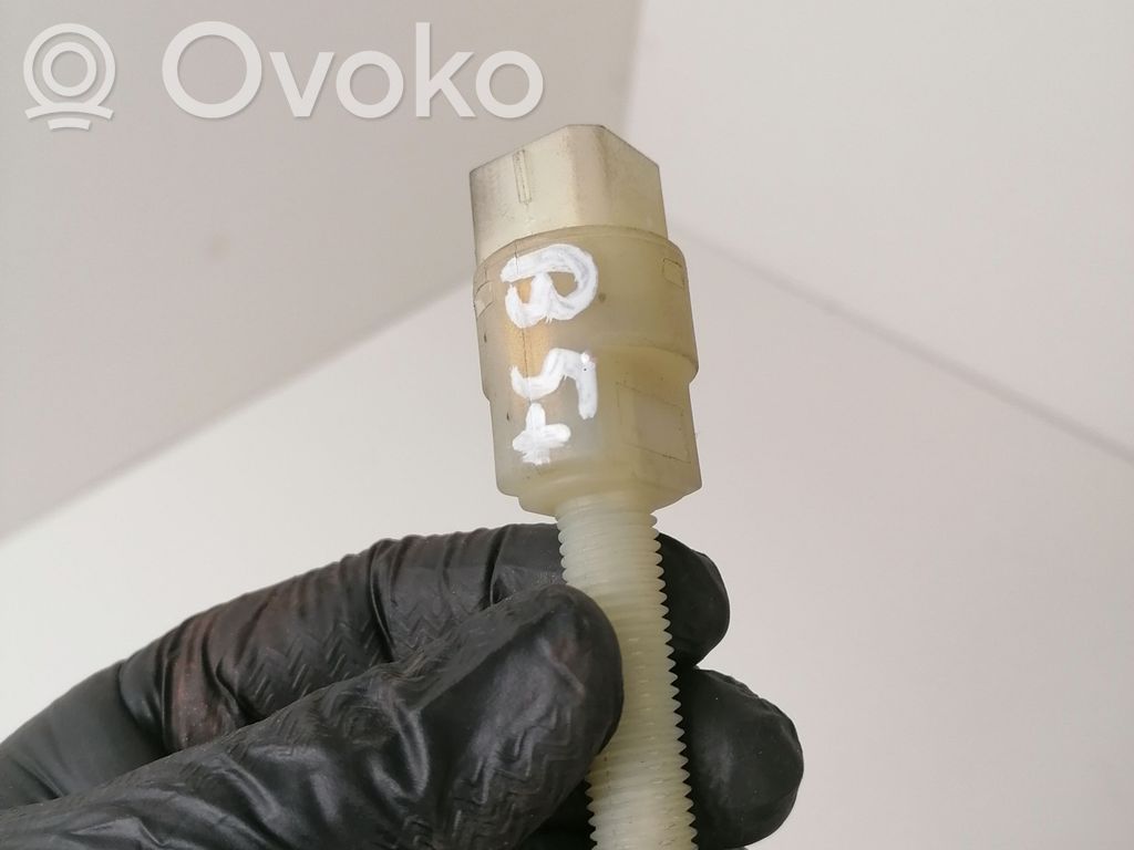 Volkswagen PASSAT B5.5 Interruptor sensor del pedal de freno 