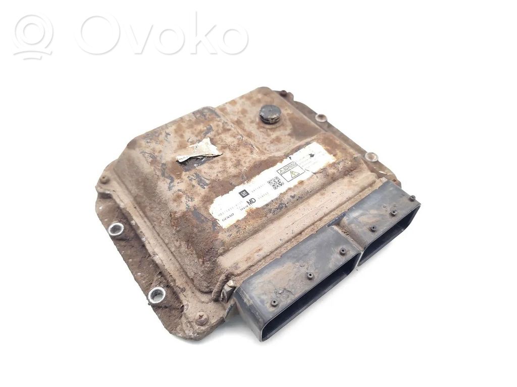 Opel Astra J Engine control unit/module 