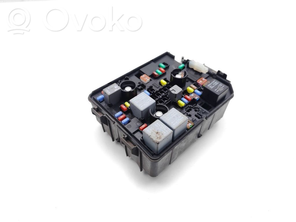 Opel Corsa E Modulo fusibile 