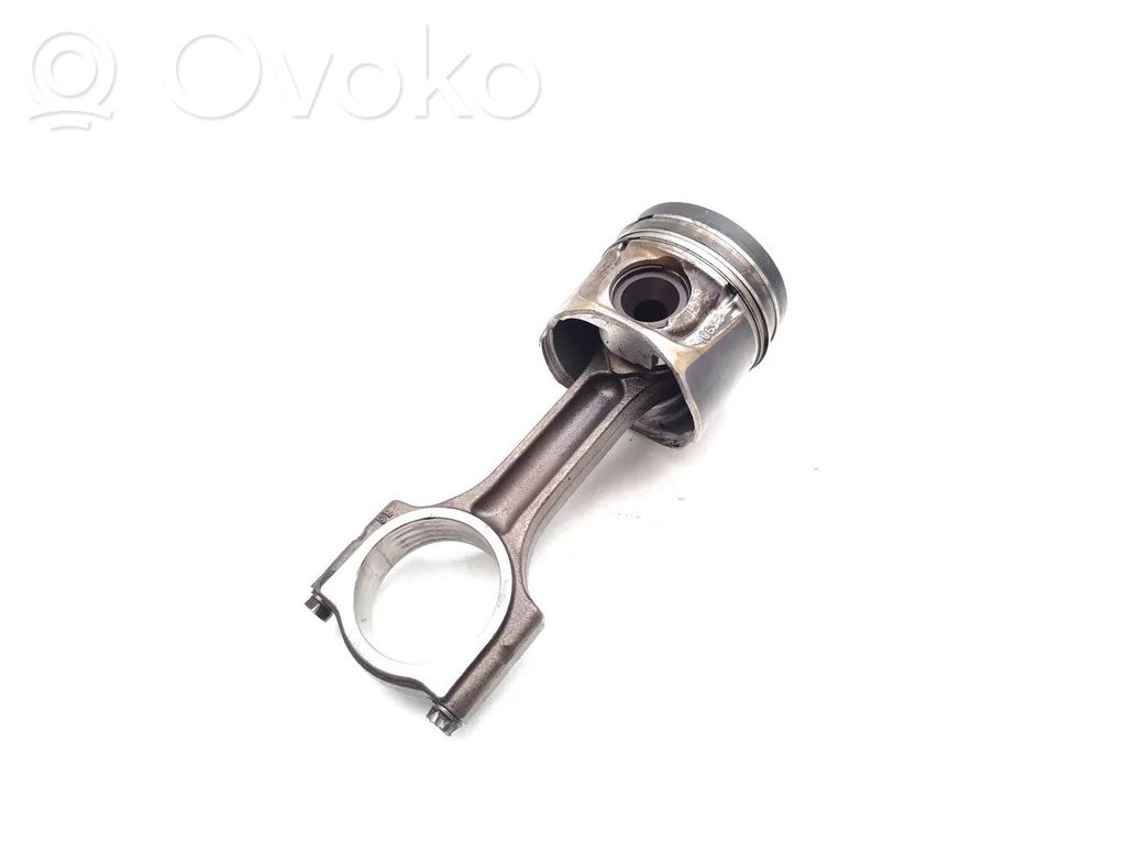Opel Vivaro Piston with connecting rod 