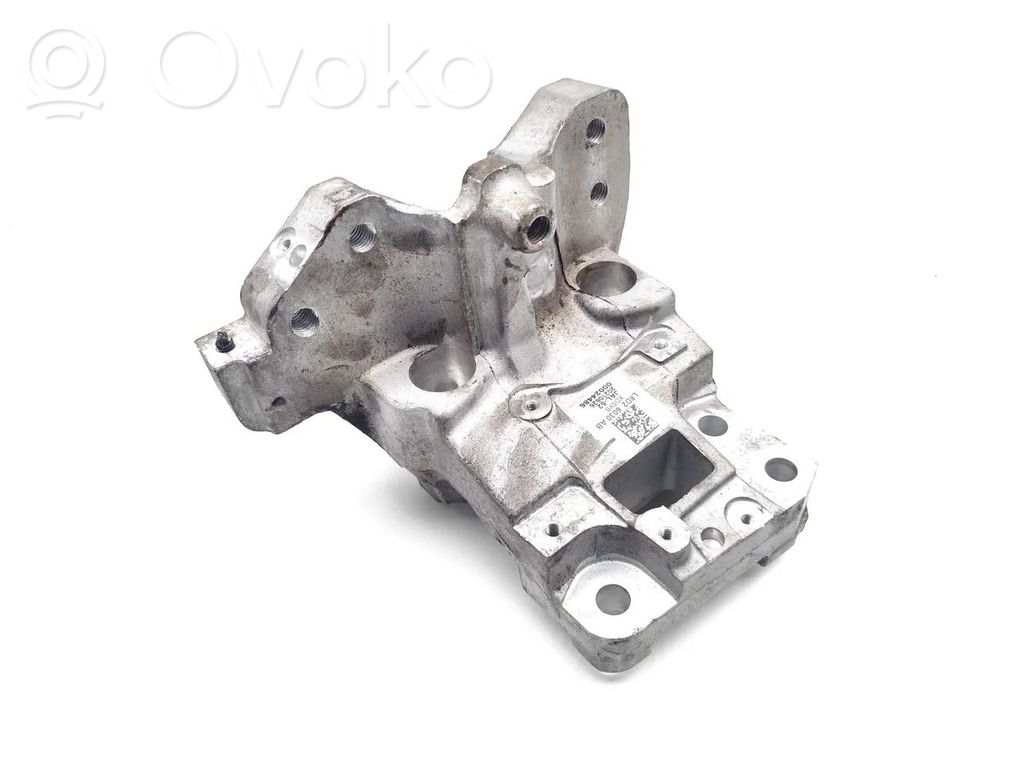 Land Rover Range Rover Evoque L551 Engine mounting bracket 