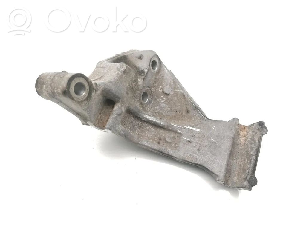 Mazda 3 III Engine mounting bracket 