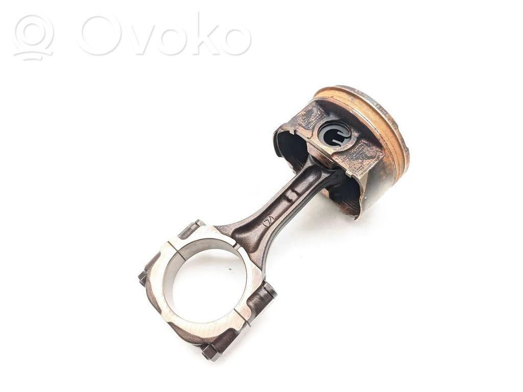 Subaru Legacy Piston with connecting rod 