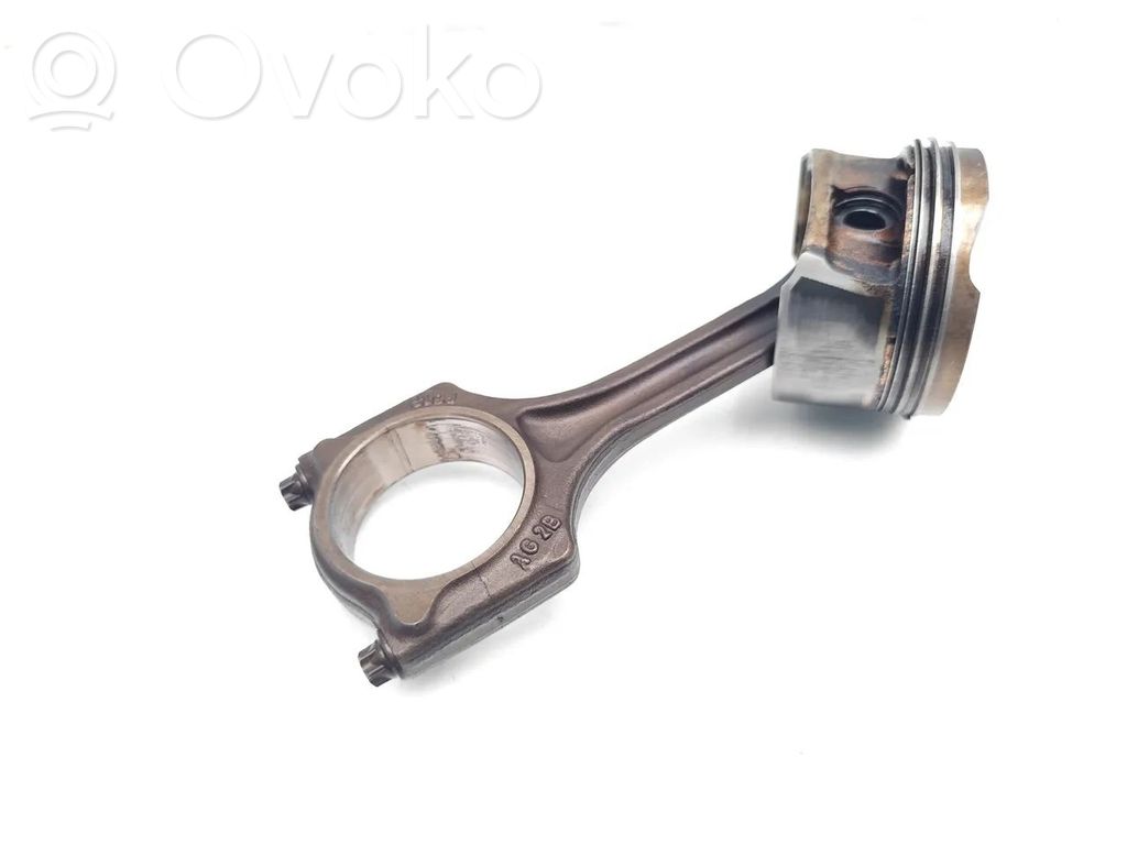 Citroen C3 Piston with connecting rod 