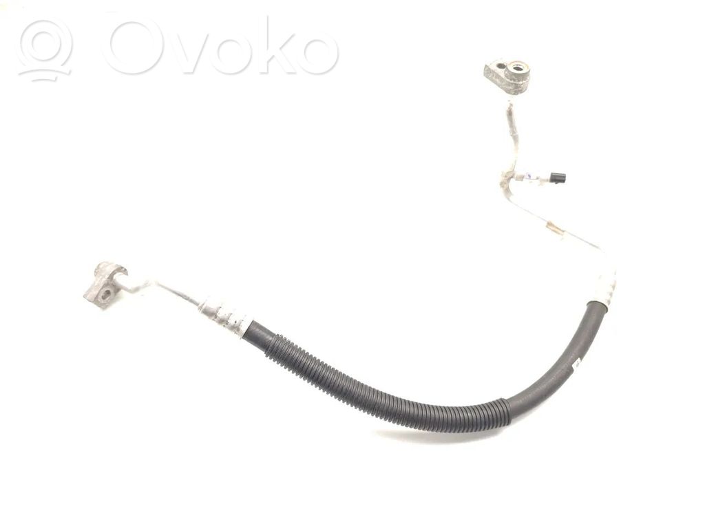 Ford Focus Ilmastointilaitteen putki (A/C) 