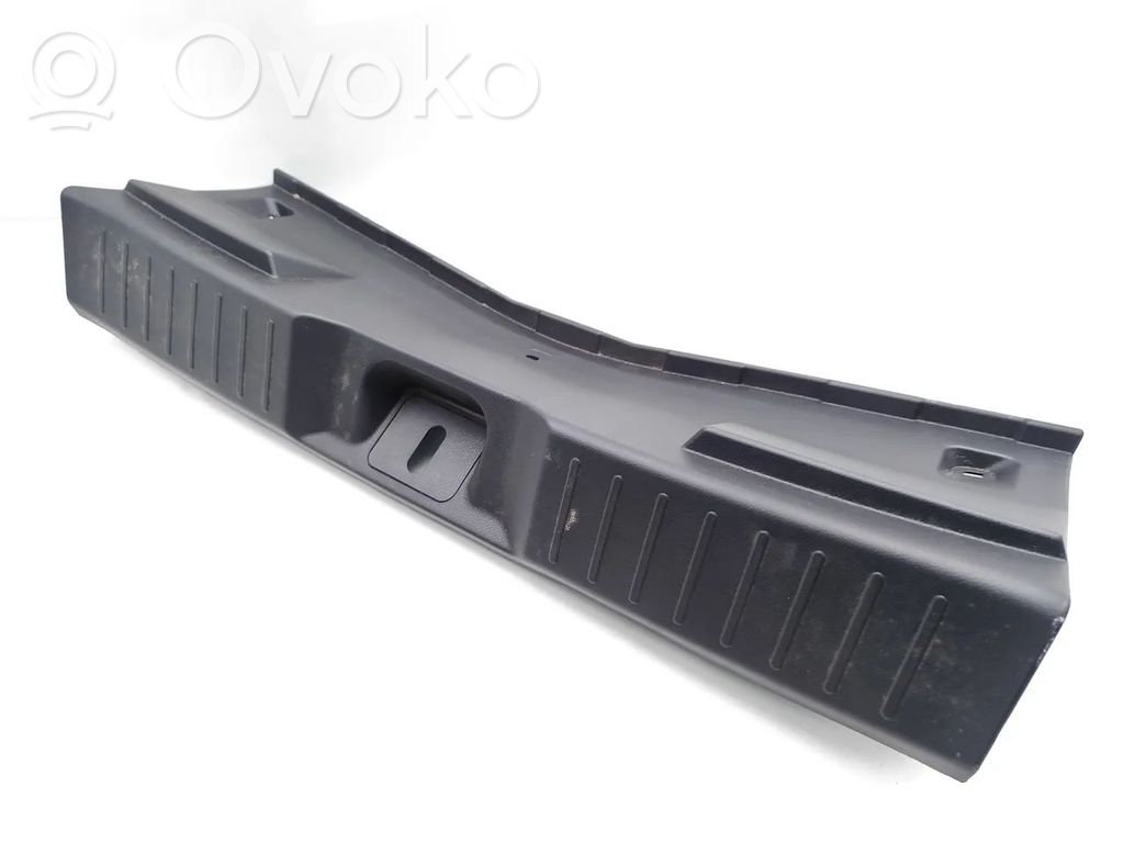 Nissan Juke II F16 Rivestimento portellone 