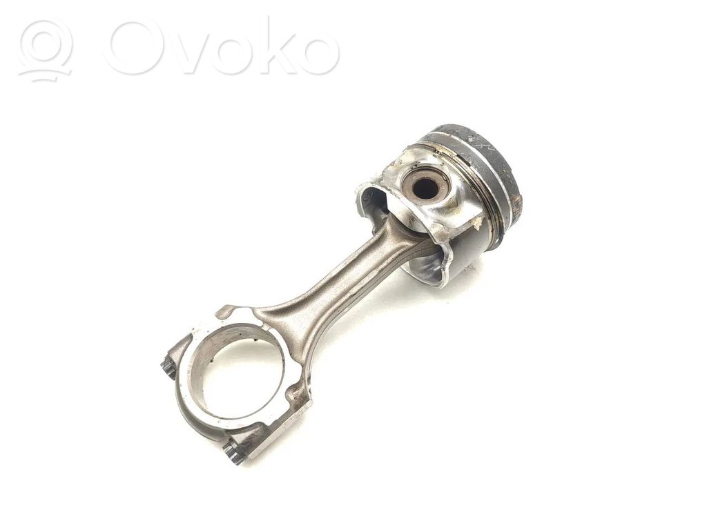 Toyota Avensis T270 Piston with connecting rod 