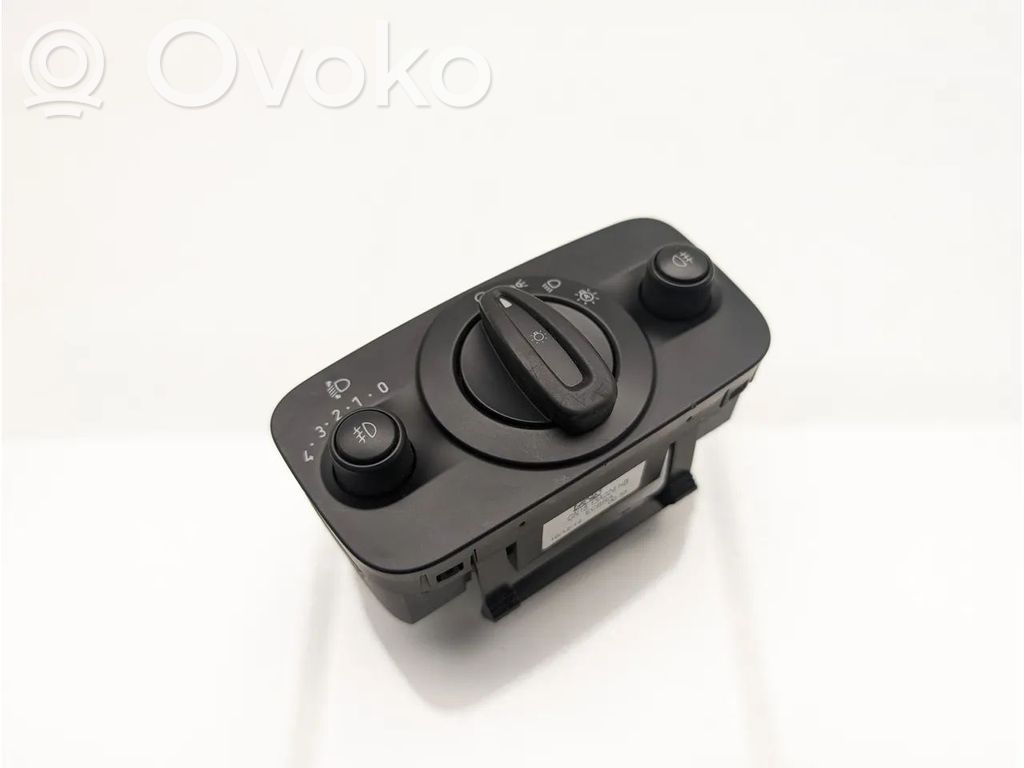 Ford Ecosport Light switch 