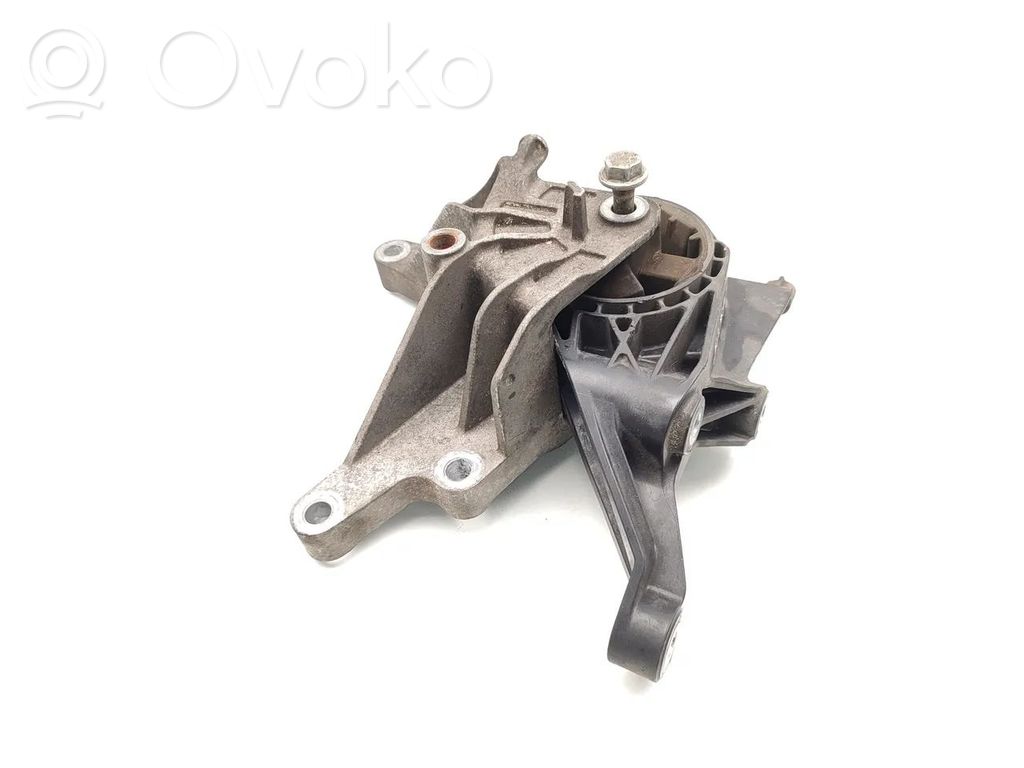 Engine mount bracket   13268880