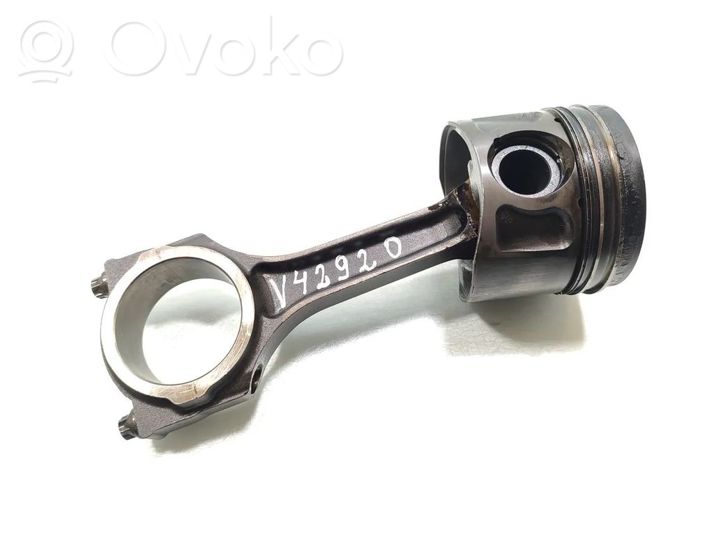 Ford Mondeo Mk III Piston with connecting rod 
