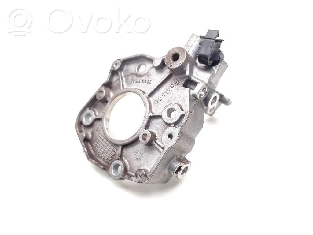 Ford Focus Fuel pump bracket 