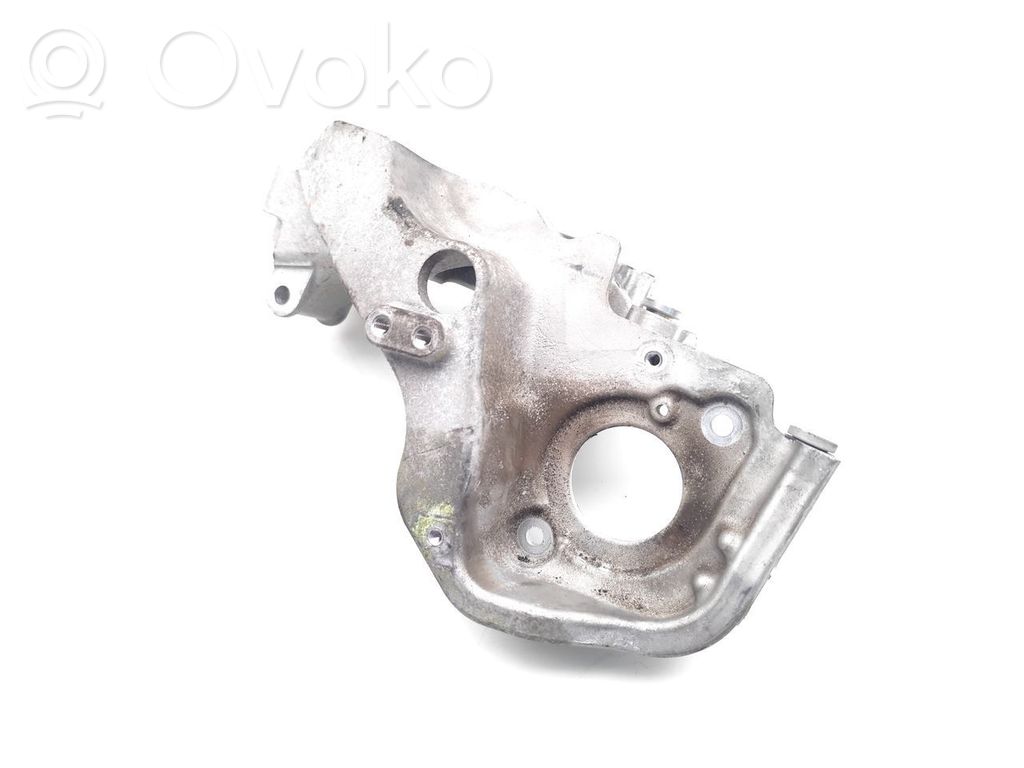 Volvo V40 Supporto del generatore/alternatore