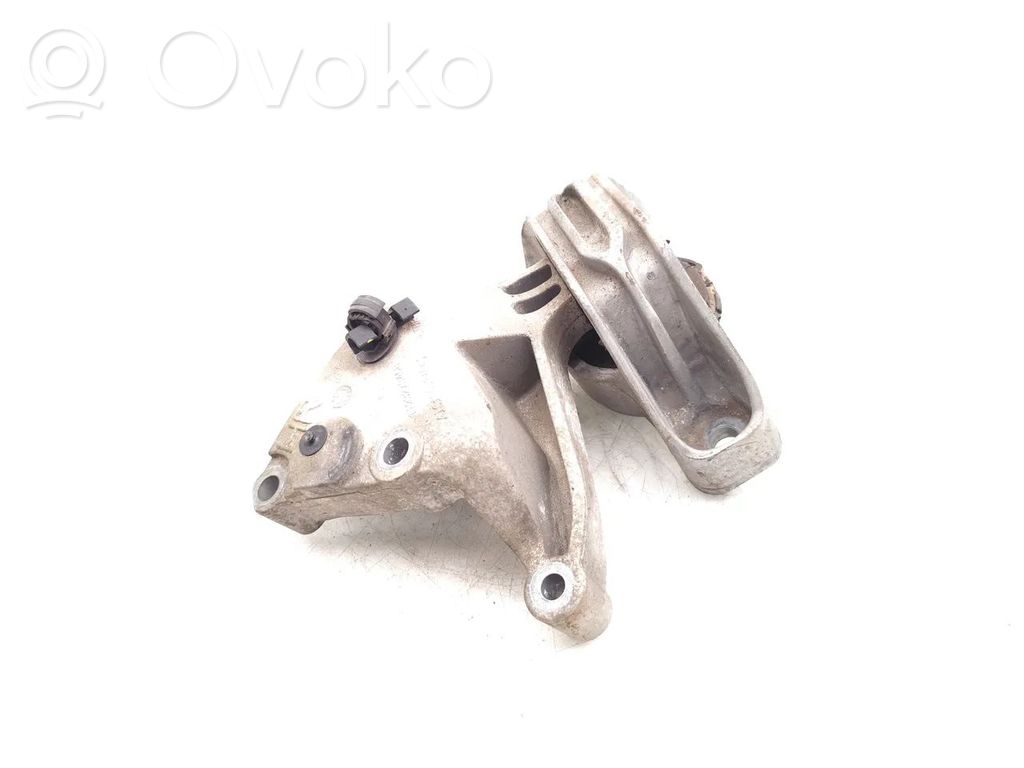 Nissan Qashqai Engine mount bracket 