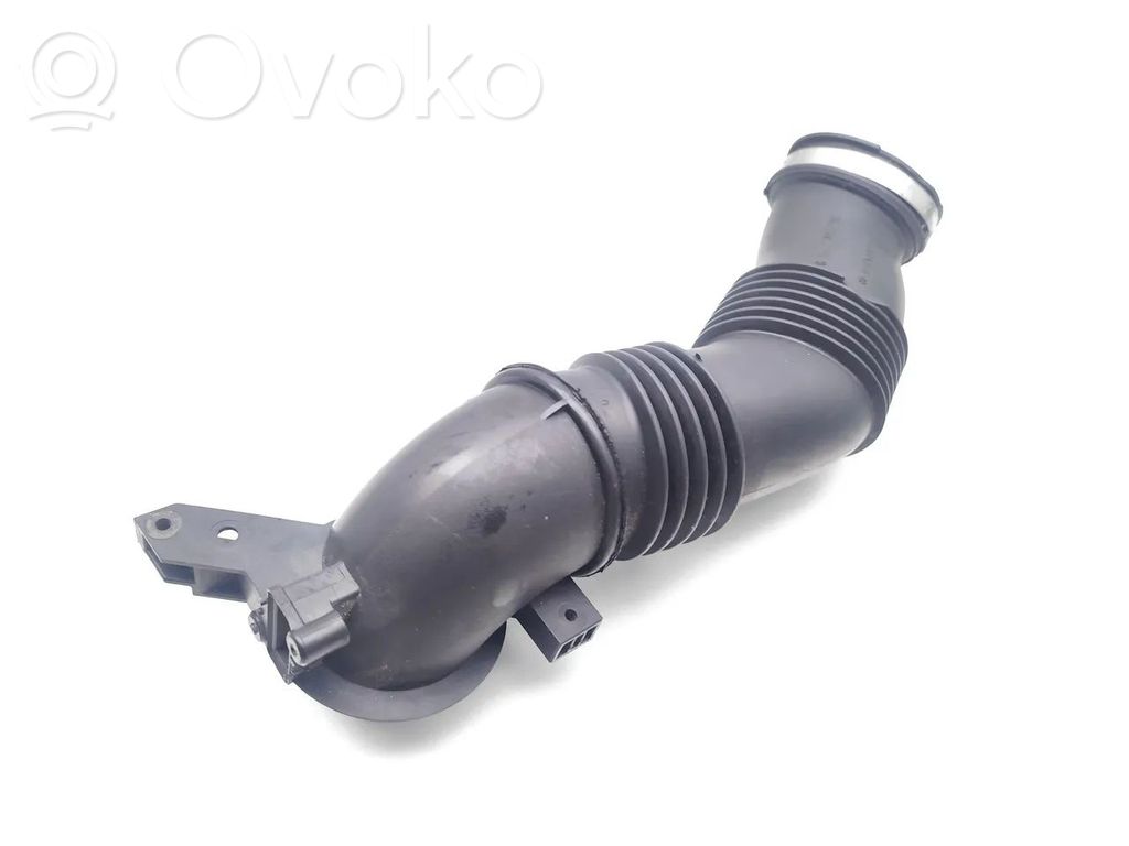 Volkswagen Touareg I Air intake hose/pipe 