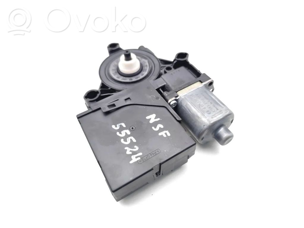 Volkswagen PASSAT B7 Silnik regulatora szyby drzwi przednich 