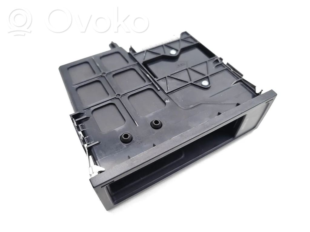 USB-pistokeliitin   5N0035341B