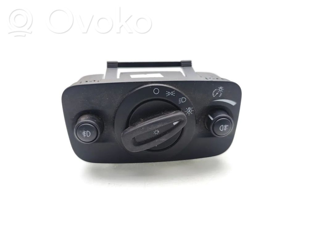 Ford Kuga II Light switch 